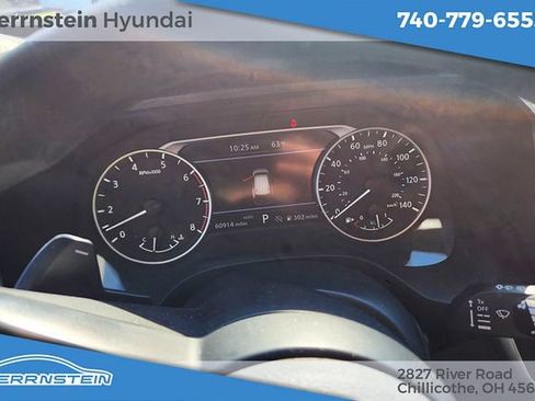 Used 2024 Nissan Rogue S AWD/4WD image 11