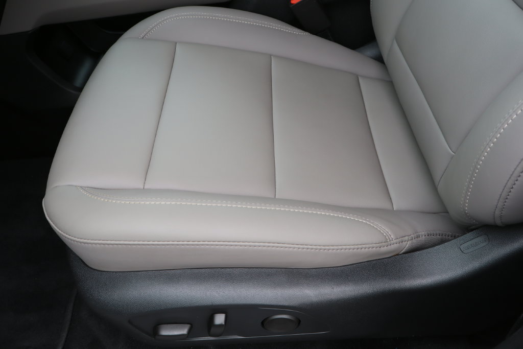 Certified 2026 GMC Acadia Elevation w/ Elevation Premium Package FWD image 22