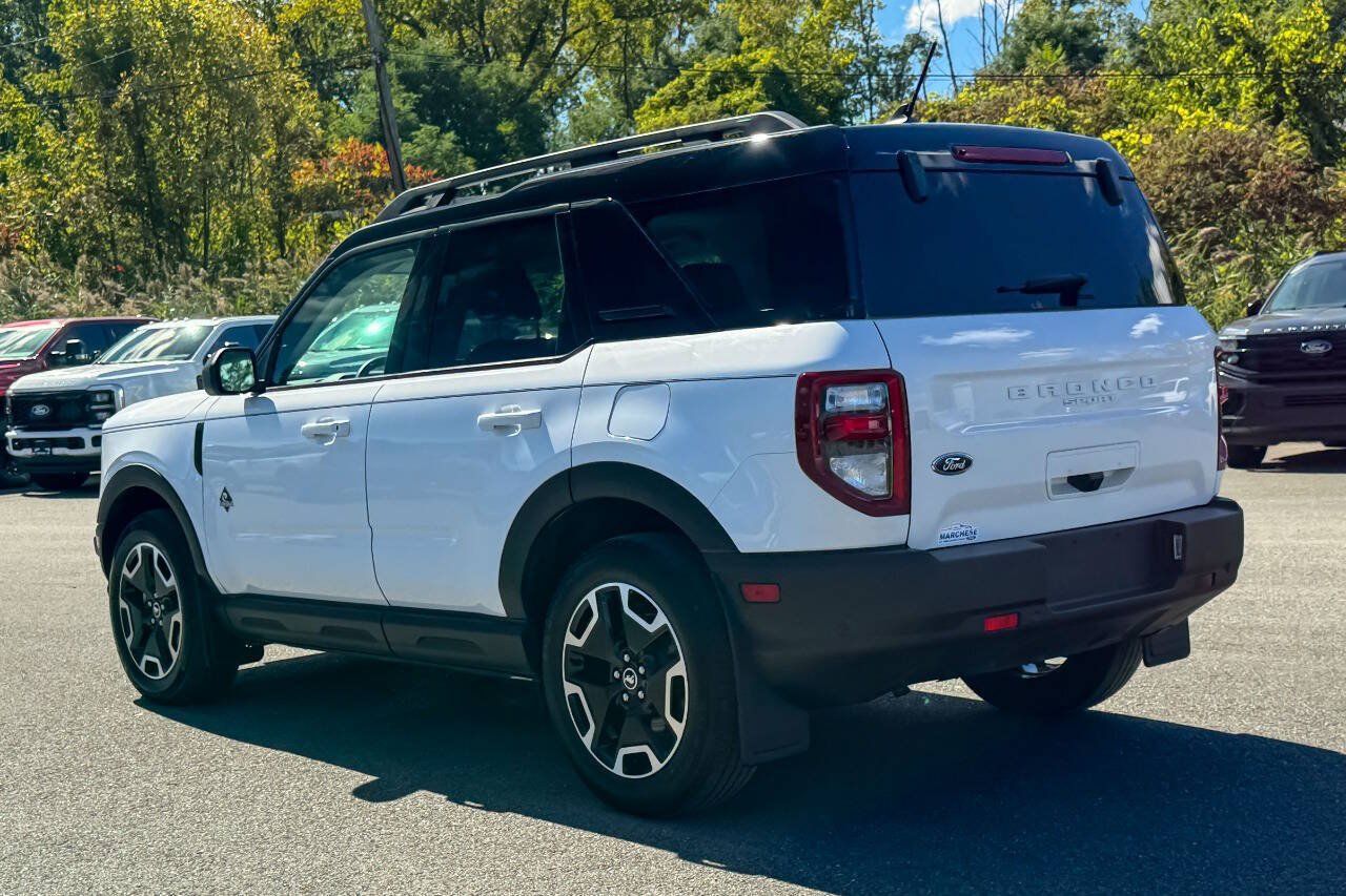 Used 2023 Ford Bronco Sport Outer Banks w/ Tech Package AWD/4WD image 5