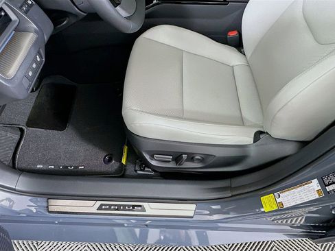 Used 2026 Toyota Prius XLE image 19