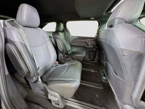 Certified 2022 Toyota Sienna XLE Woodland Edition AWD/4WD image 29