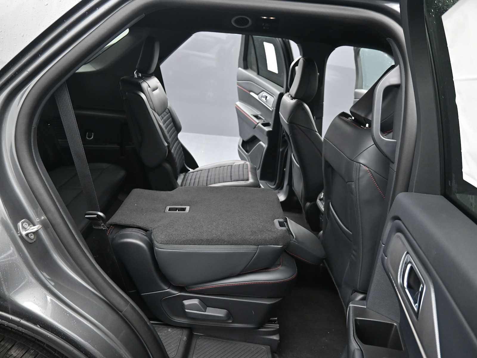 New 2026 Ford Explorer ST-Line AWD/4WD image 18