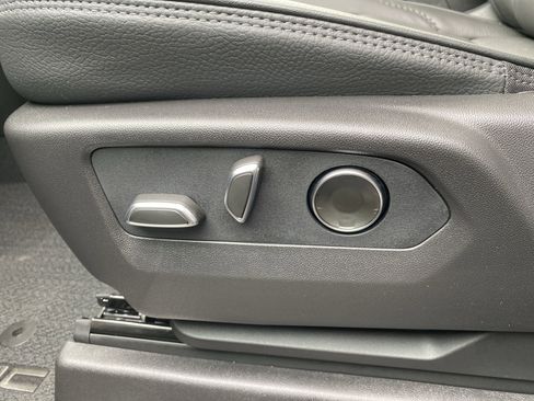 Used 2026 GMC Sierra 2500 Denali w/ Denali Reserve Package image 13