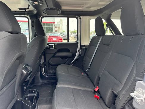 Used 2018 Jeep Wrangler Unlimited Sahara w/ Cold Weather Group AWD/4WD image 3