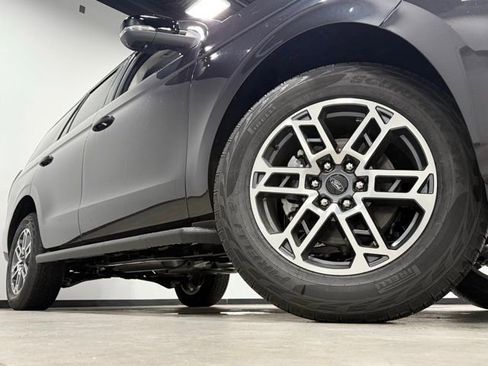 New 2025 Ford Expedition Active image 3