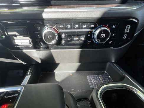 Used 2025 GMC Sierra 1500 SLT w/ SLT Premium Plus Package image 25