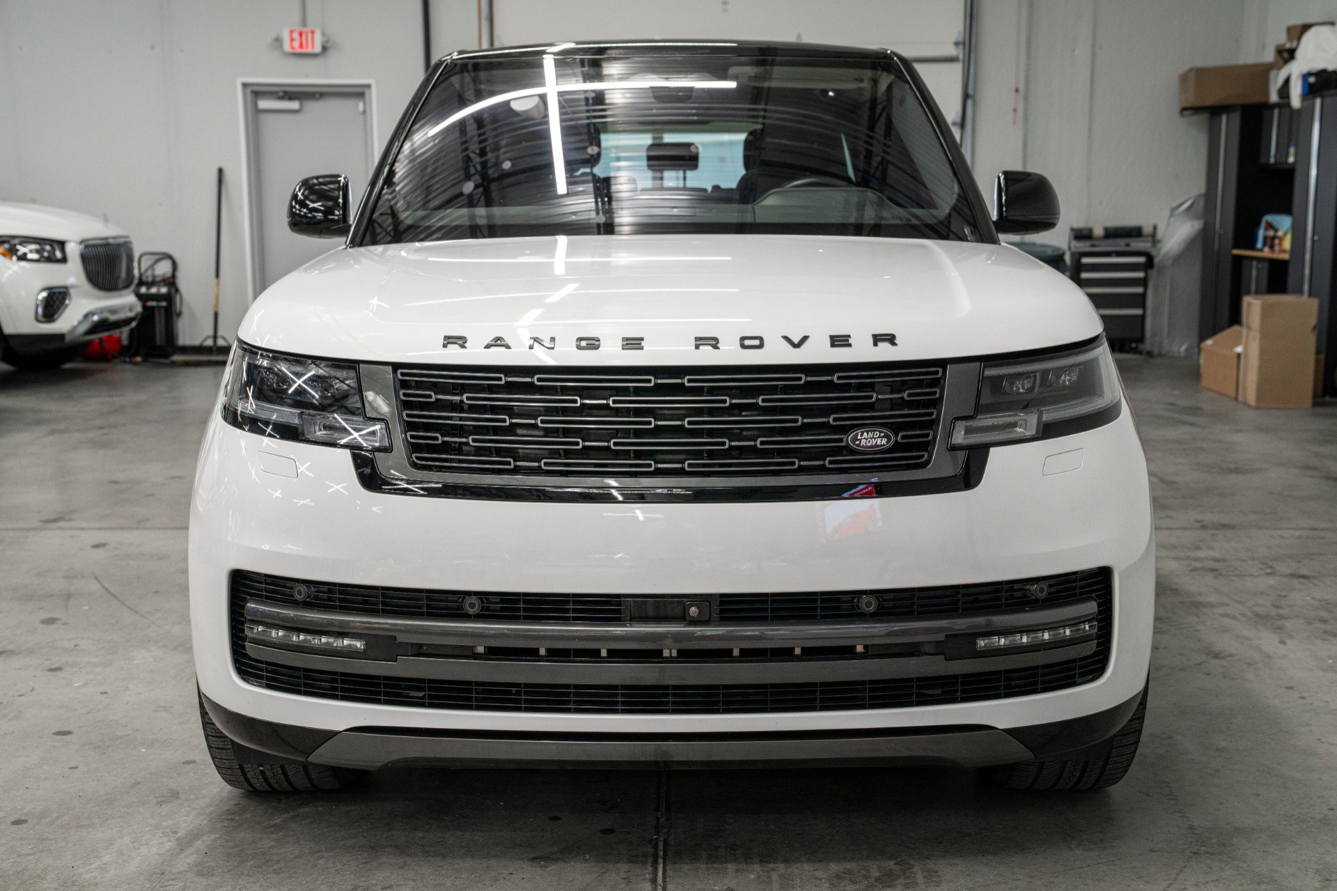 Used 2023 Land Rover Range Rover Long Wheelbase SE AWD/4WD image 4