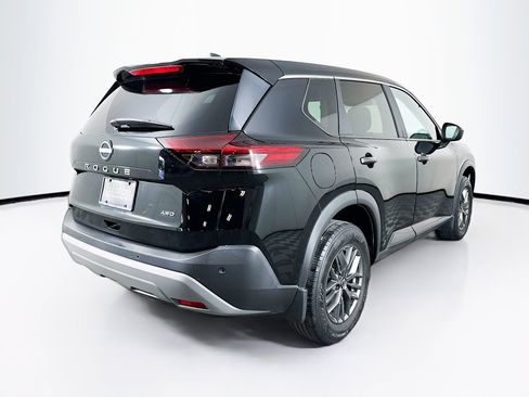 Used 2023 Nissan Rogue S AWD/4WD image 9