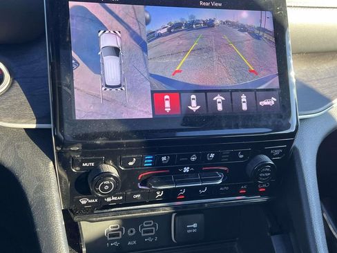 Used 2024 Jeep Grand Cherokee L Limited w/ Luxury Tech Group II image 21