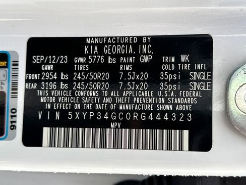 Used 2024 Kia Telluride EX w/ EX Captain's Chair Package image 17