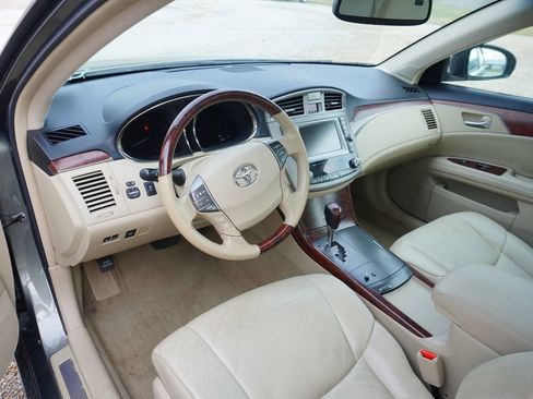 Used 2011 Toyota Avalon image 3