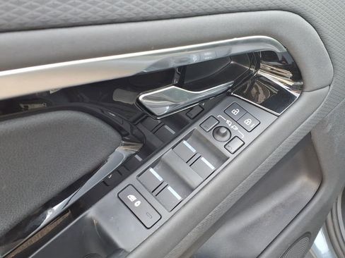 Used 2023 Land Rover Range Rover Evoque R-Dynamic S image 12