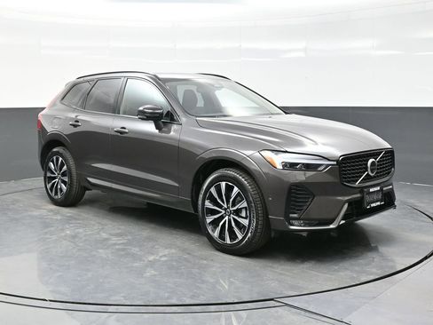 Used 2025 Volvo XC60 B5 Plus w/ Climate Package AWD/4WD image 1
