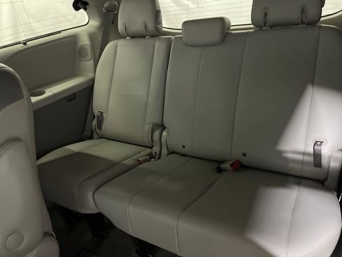 Used 2011 Toyota Sienna XLE image 24