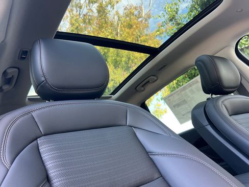 New 2026 Lincoln Nautilus Reserve w/ Jet Appearance Package AWD/4WD image 15