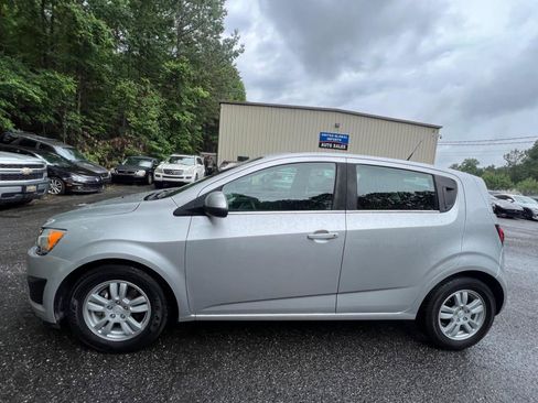 Used 2014 Chevrolet Sonic LT w/ Fun and Sun Package image 2