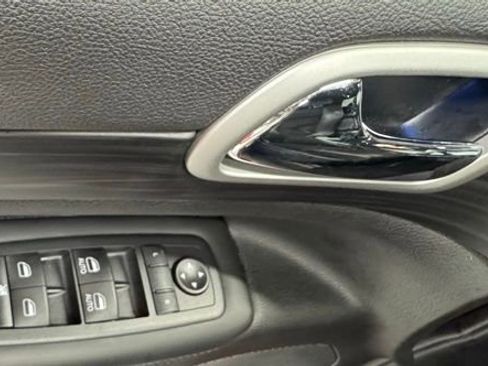 Used 2020 Jeep Grand Cherokee Laredo w/ Laredo X Package image 24