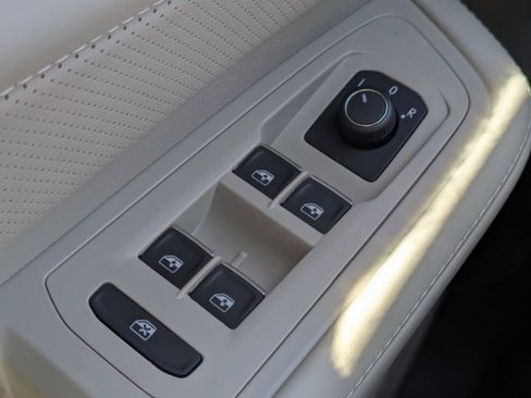 New 2026 Volkswagen Atlas SE image 24