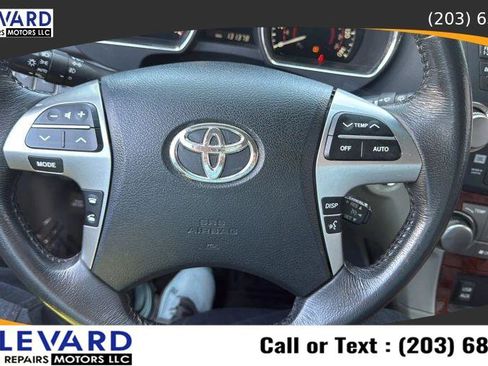 Used 2011 Toyota Highlander Limited w/ Tow Pkg AWD/4WD image 23