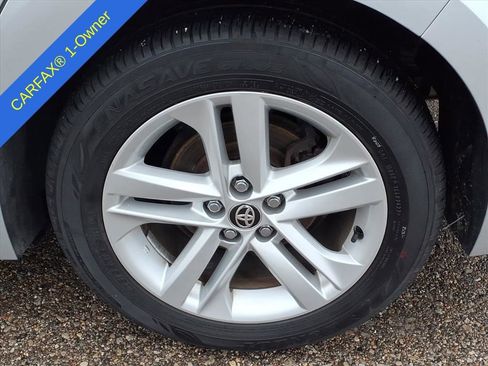 Used 2019 Toyota Corolla Hatchback image 9