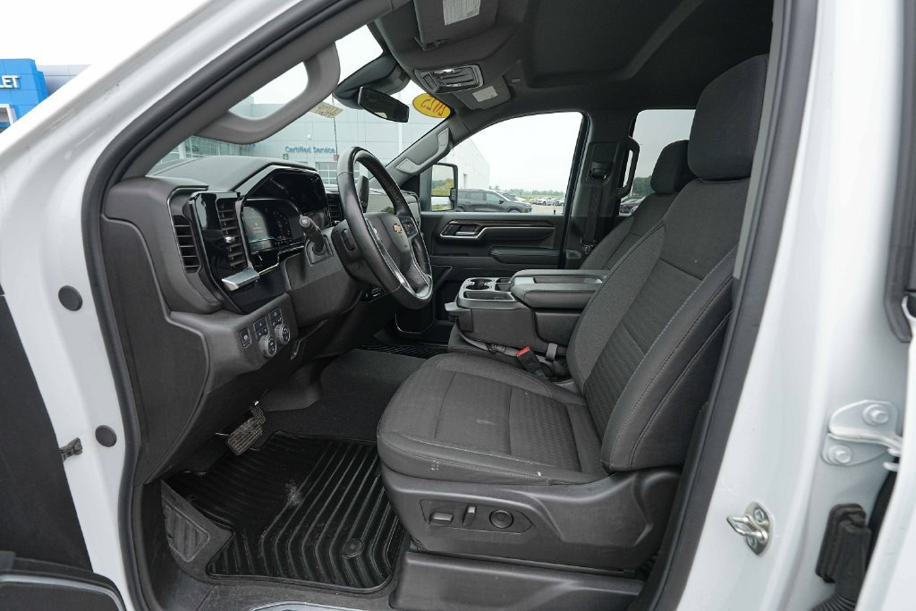 Used 2025 Chevrolet Silverado 2500 LT w/ Convenience Package AWD/4WD image 17