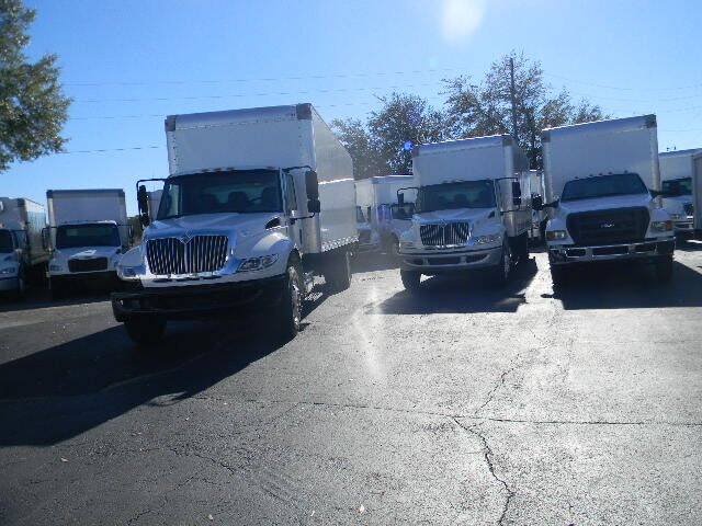 Used 2015 Ford F750 2WD Regular Cab Super Duty image 2