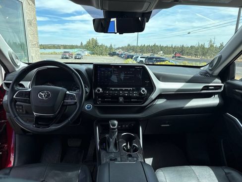 Used 2021 Toyota Highlander Platinum AWD/4WD image 10
