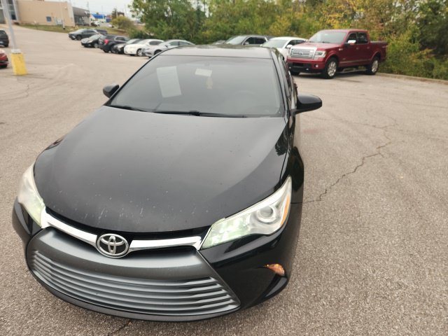 Used 2017 Toyota Camry LE FWD image 3