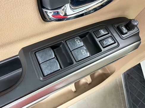 Used 2015 Nissan Armada Platinum w/ 2nd Row Captain Seat Package image 12