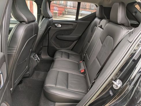 Used 2023 Volvo XC40 B5 Plus w/ Driver Assist Package AWD/4WD image 23