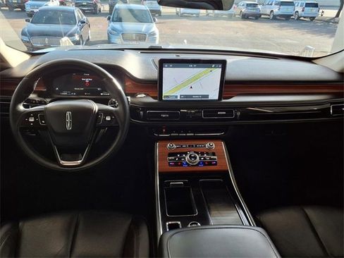 Certified 2023 Lincoln Aviator Reserve w/ Equipment Group 201A image 4