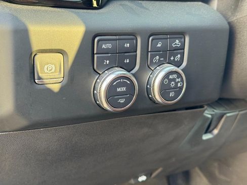 Used 2024 GMC Sierra 3500 Denali Ultimate image 20