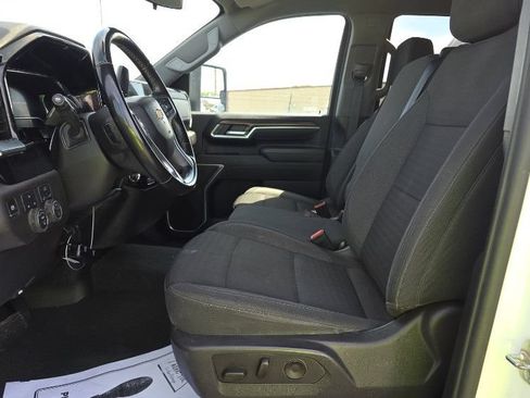 Used 2025 Chevrolet Silverado 2500 LT AWD/4WD image 9