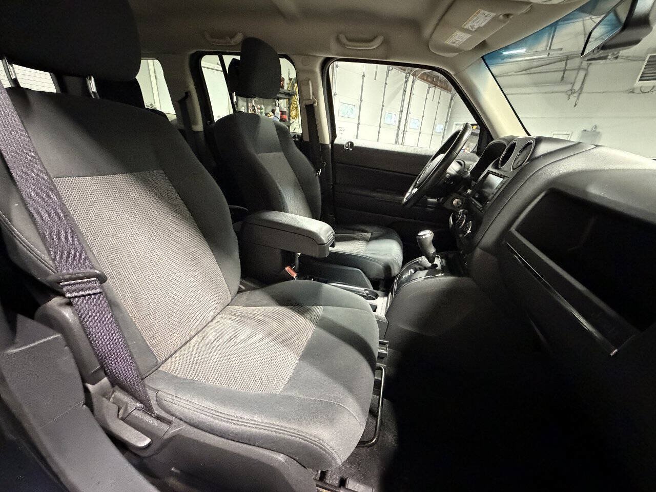 Used 2011 Jeep Patriot Latitude AWD/4WD image 19