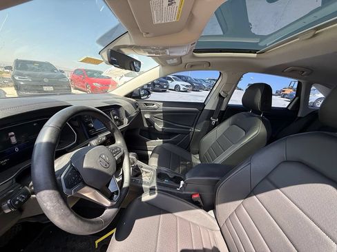 Used 2024 Volkswagen Jetta SE w/ Panoramic Sunroof Package FWD image 12