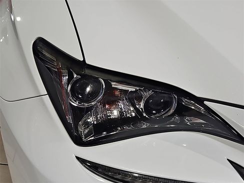 Used 2017 Lexus RC 200t F Sport image 8