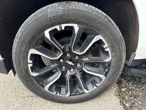 Used 2022 Chevrolet Tahoe Premier image 3