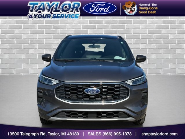 Used 2024 Ford Escape ST-Line w/ Tech Pack #1 AWD/4WD image 2