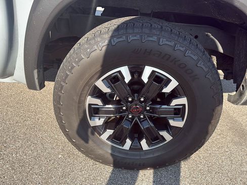 Used 2023 Nissan Frontier PRO-4X w/ Pro Convenience Package AWD/4WD image 16