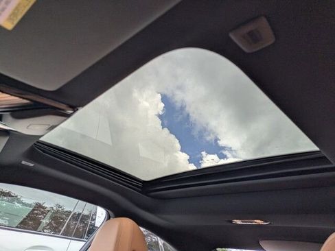 Used 2024 BMW 230i Coupe w/ Convenience Package image 13