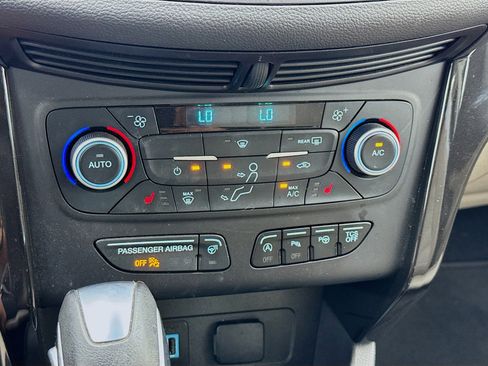 Used 2019 Ford Escape Titanium image 12