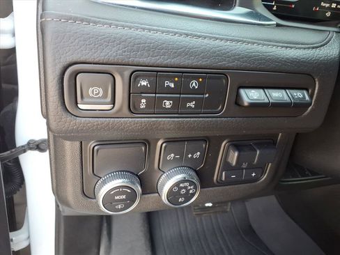 Used 2023 GMC Yukon XL Denali w/ Denali Reserve Package image 12