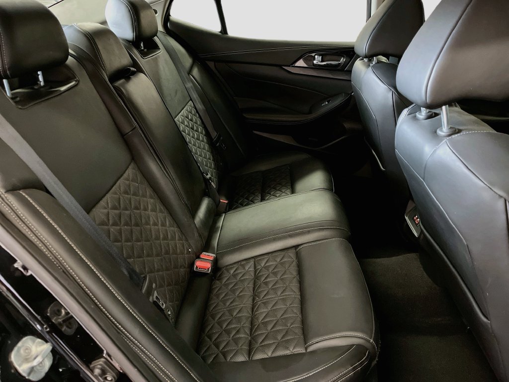 Used 2023 Nissan Maxima Platinum w/ Sport Mat Group FWD image 29