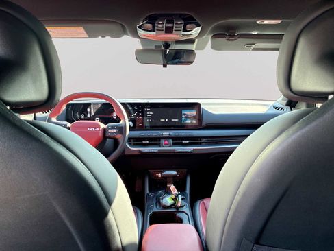 Used 2025 Kia K4 GT-Line w/ GT-Line Premium Package image 27