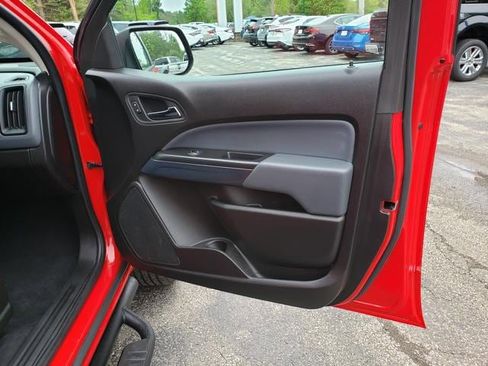 Used 2019 Chevrolet Colorado Z71 AWD/4WD image 22