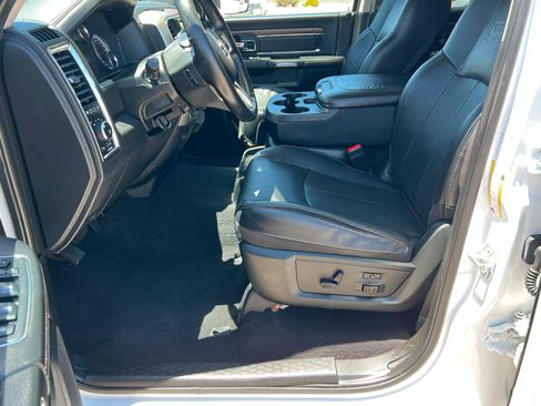 Used 2018 RAM 2500 Laramie w/ Convenience Group AWD/4WD image 18