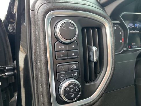 Used 2022 GMC Sierra 3500 Denali image 17