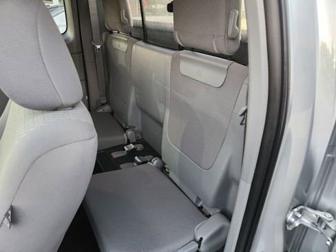 Used 2012 Toyota Tacoma 2WD Access Cab image 11