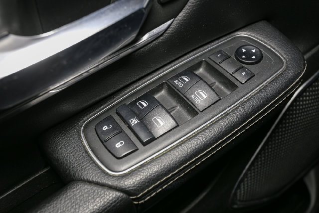 Used 2019 RAM 1500 Laramie AWD/4WD image 38