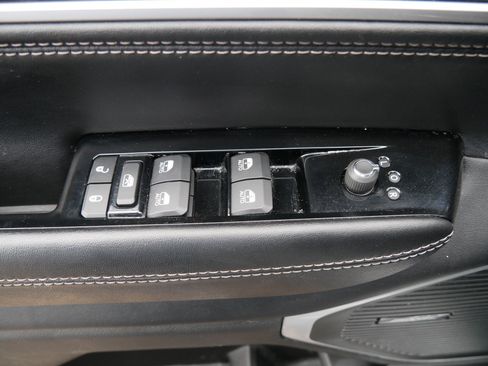 Used 2024 Jeep Wagoneer L Series II image 20